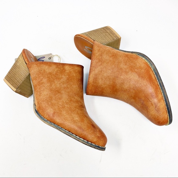 Seven7 Shoes - Seven 7 Pointed Mules